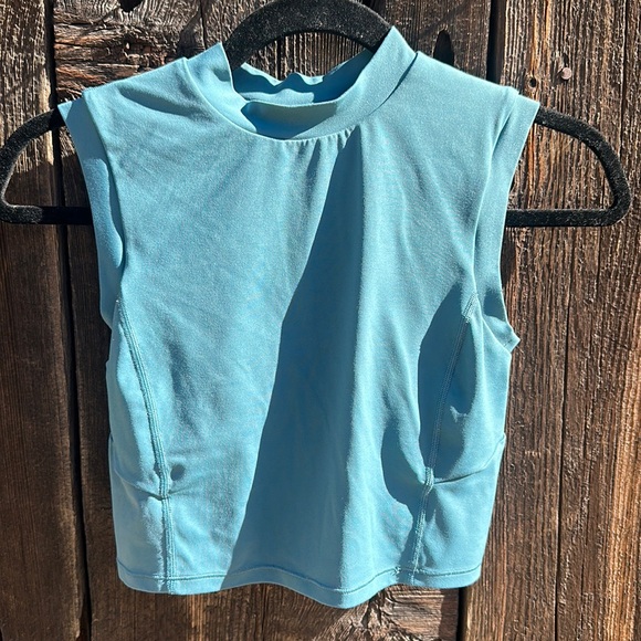 Lululemon Sweat Intention Tank in Desert Teal Open Keyhole Back Cropped Top - Picture 6 of 12